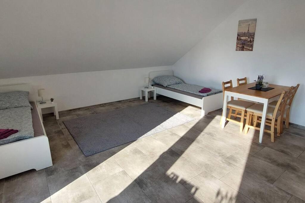 Grosse Tolle 4 Zimmer Ferienwohnung Im Herzen Des Odenwaldes Mörlenbach Exterior foto