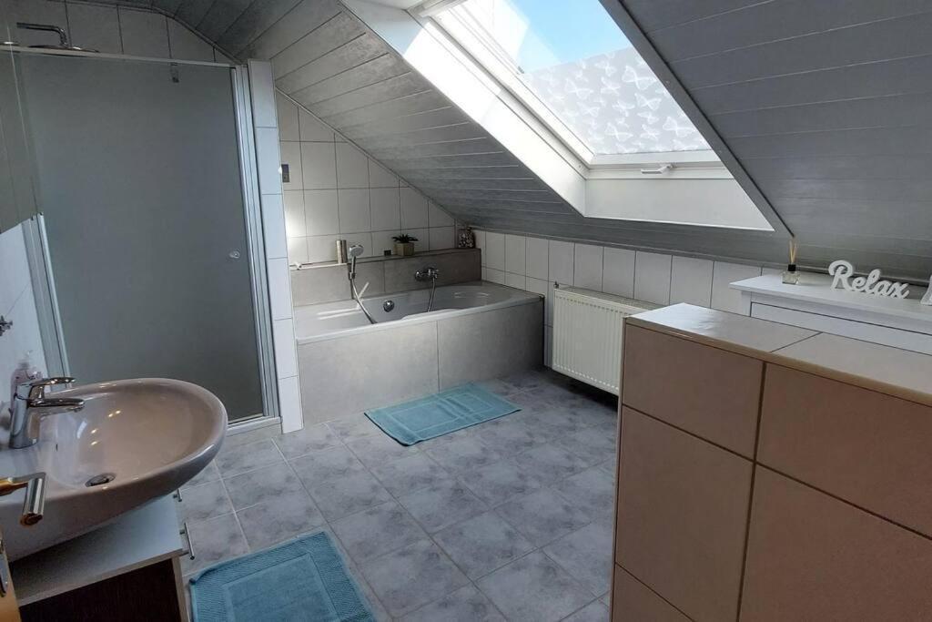 Grosse Tolle 4 Zimmer Ferienwohnung Im Herzen Des Odenwaldes Mörlenbach Exterior foto
